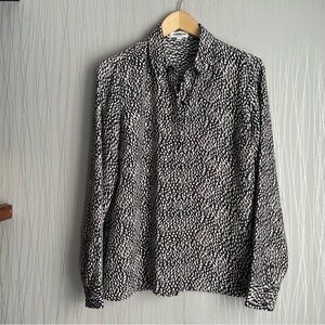 Express Portofino Top Womens Medium Shirt Collared Long Sleeves Button Up